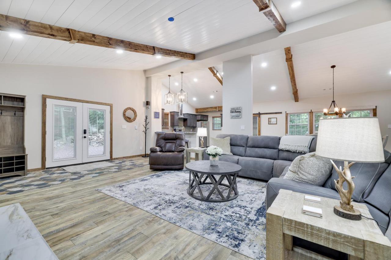 Whiskey Pines Retreat! Single Level Home, Outdoor Firepit, Ac, Bbq! Sleeps 9 In Lake Harmony! Exterior foto